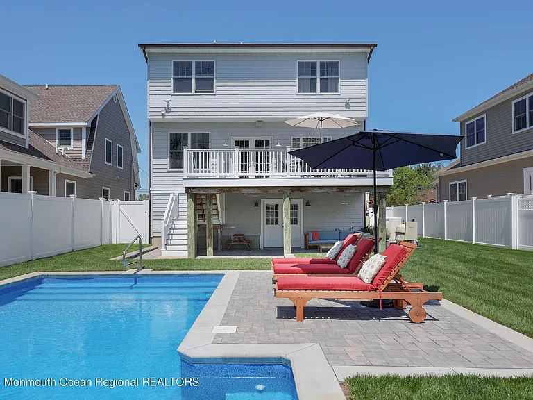 155 Osborne Ave — Photo 35