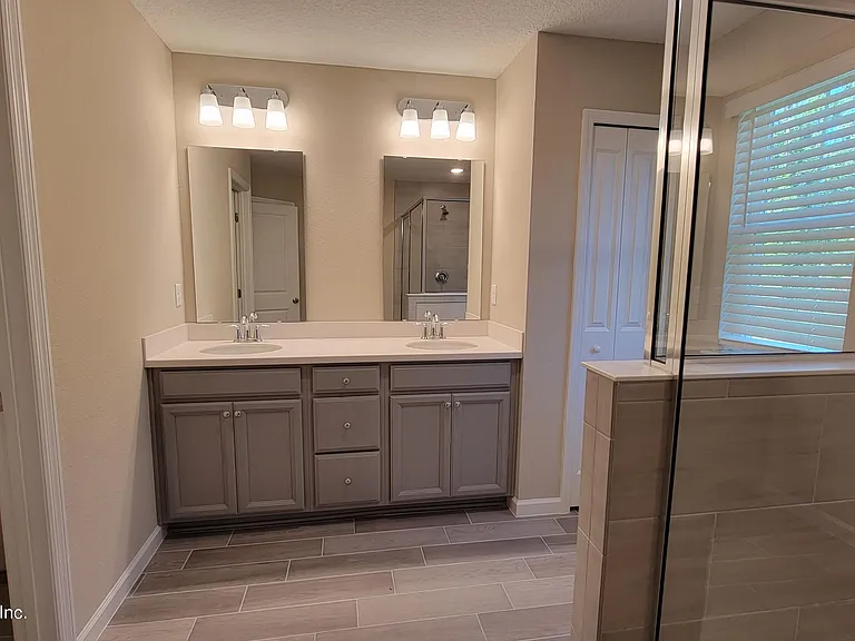12870 Josslyn Ln — Photo 14