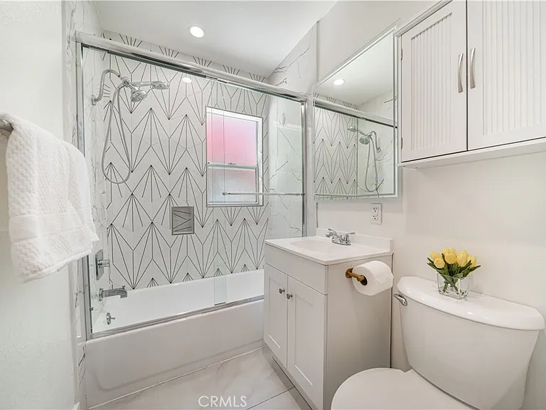 5143 Newcastle Ave — Photo 21