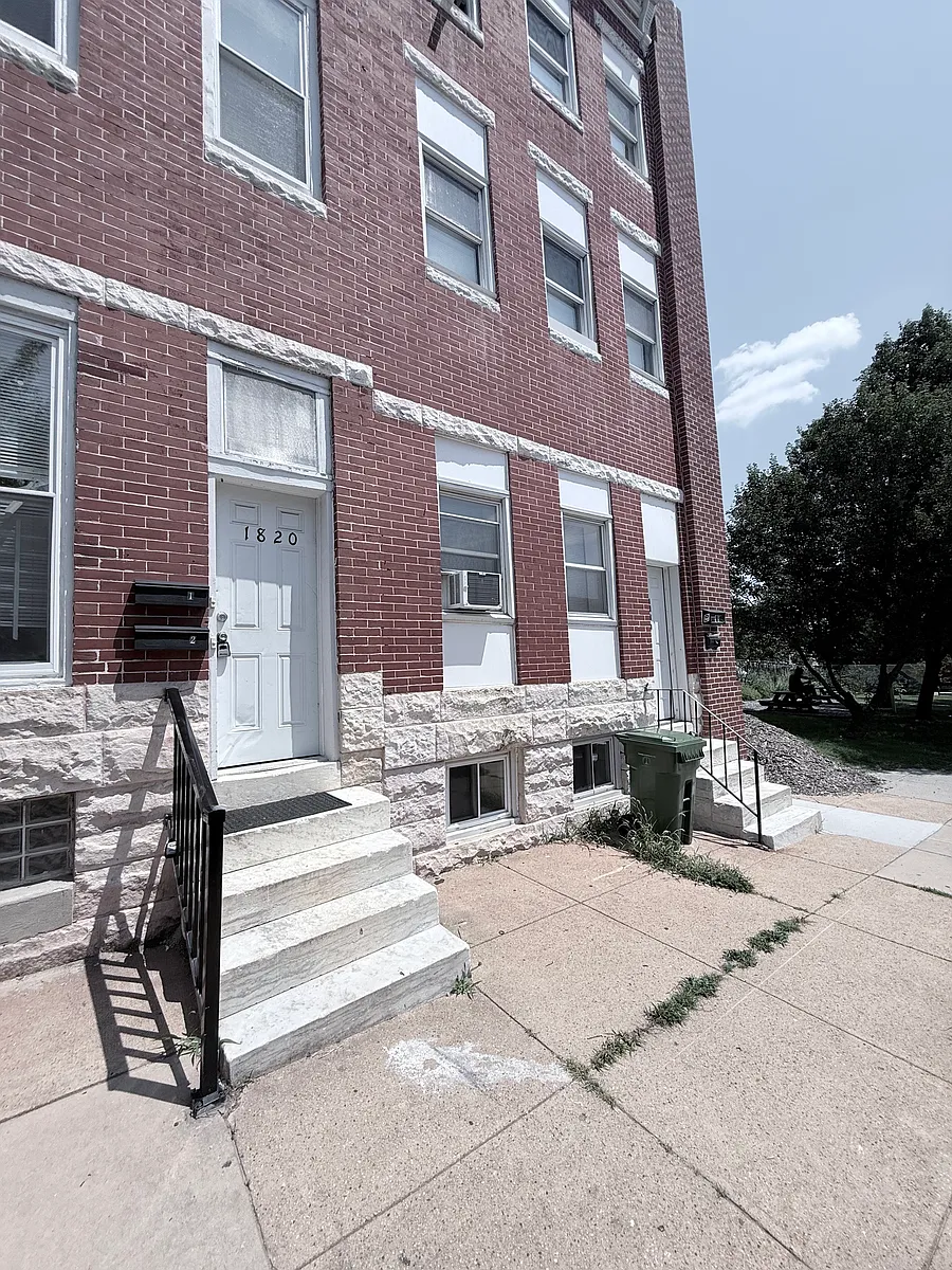 Building Photo - 1820 W Fayette St #2