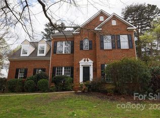 102 Meadow Pond Ln, Mooresville, NC 28117