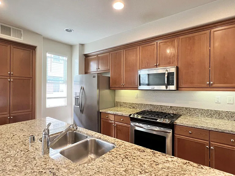 2674 Rawhide Ln — Photo 2