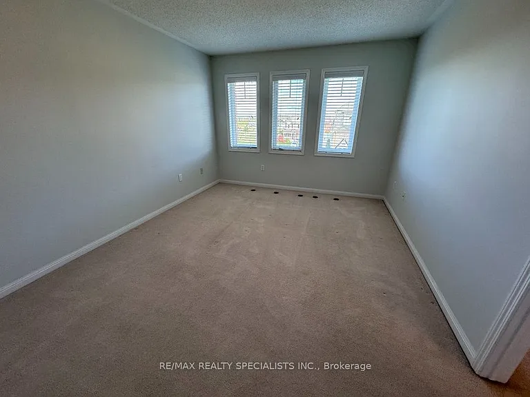 829 Fowles Ct — Photo 6