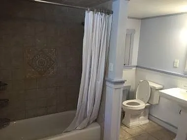 7283 Lawton Ave — Photo 3