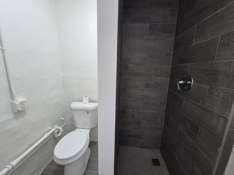 2nd Ave Apartments — Photo 7