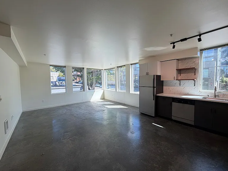 Wally Apartments in Wallingford — Photo 20