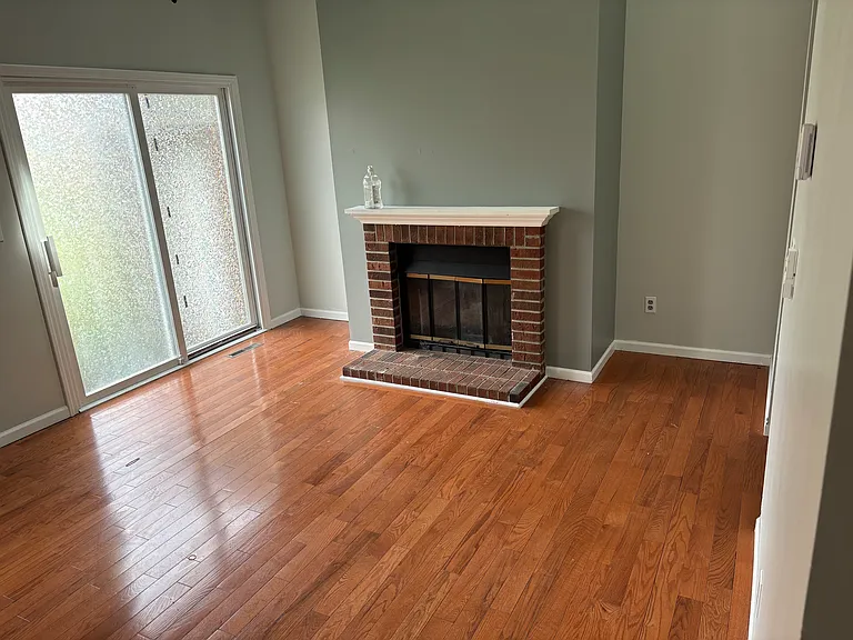 235 Pine St — Photo 4