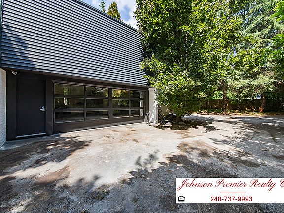 5th image of 6330 N Shore Ct