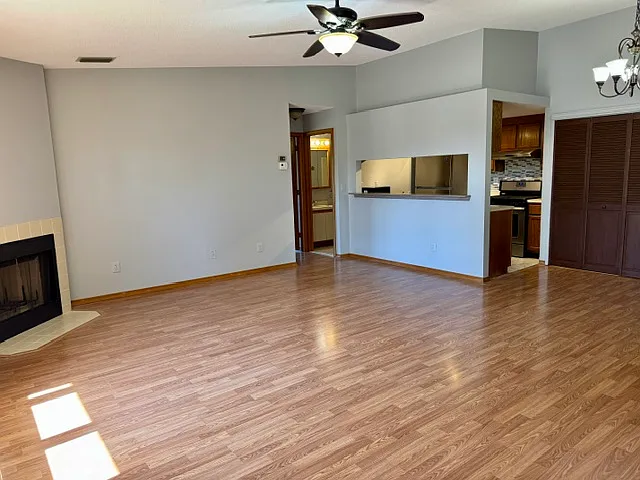 23 Little Oak Ln