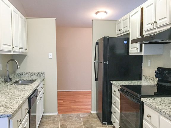 2nd image of 1100 Apache Dr