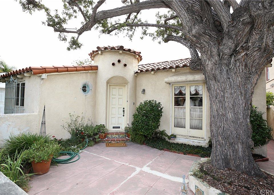 1st image of 116 Nieto Ave