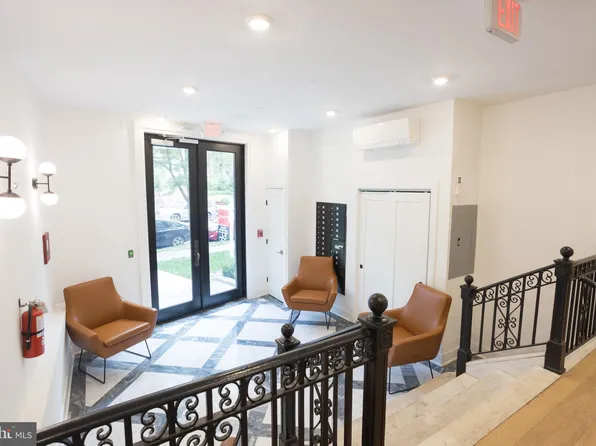 2869 28th St NW, Washington, DC