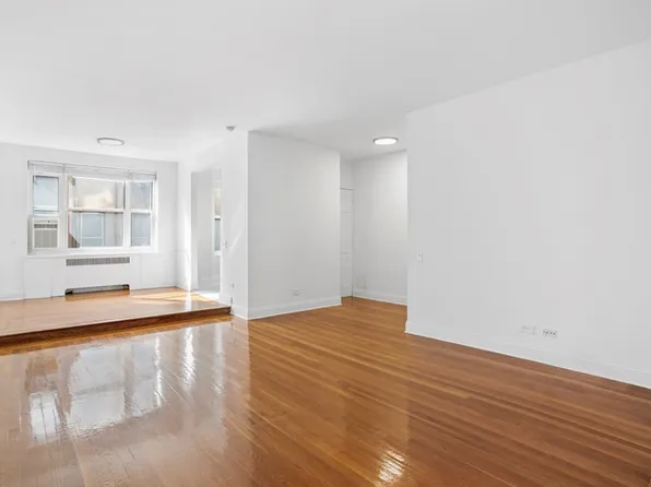 360 West 55th Street image 1 of 11