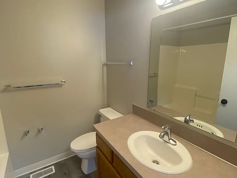 1207 S Ivy St — Photo 25