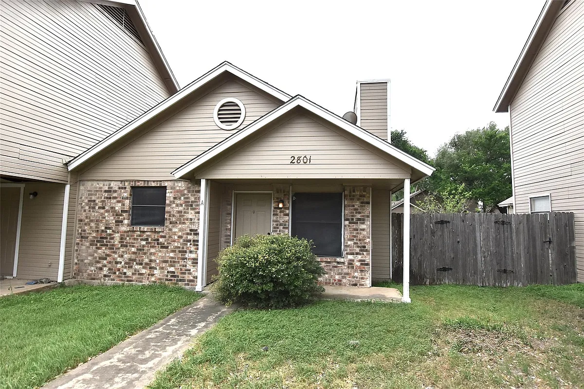 Building Photo - 2801 W Slaughter Ln #A