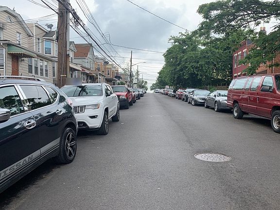 4th image of 3248 102nd St