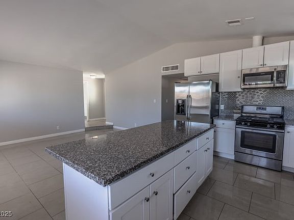 5th image of 4470 Peterson Dr