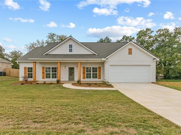 990 Jamie Ln, Moundville, AL 35474