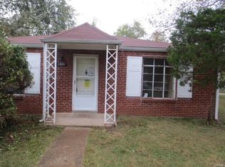 1075 Raisher Dr, Saint Louis, MO 63130