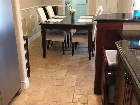 4th image of 13207 Fountainbleau Dr