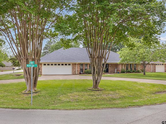 2nd image of 203 N Bay Dr