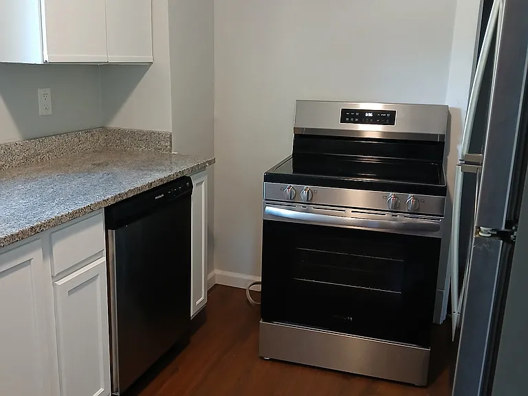 800 Bales Ct — Photo 11