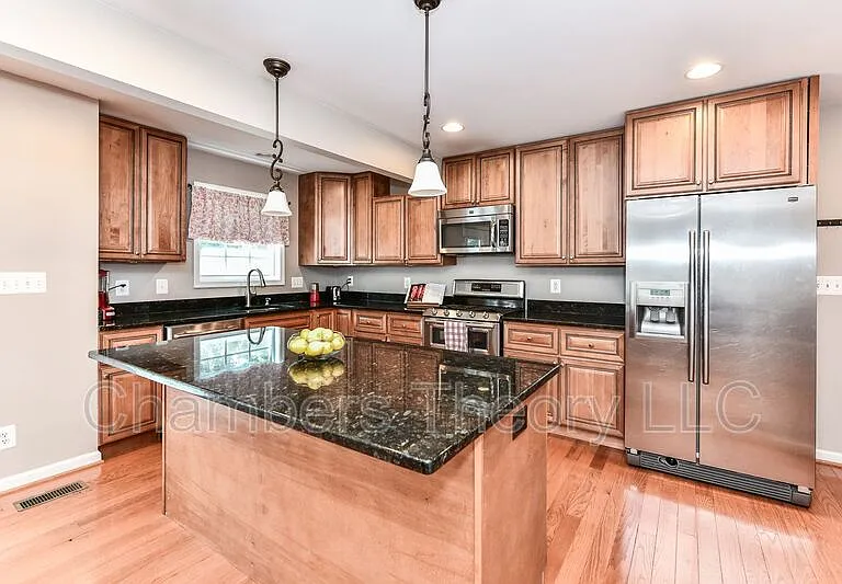 1033 S Edison St — Photo 11