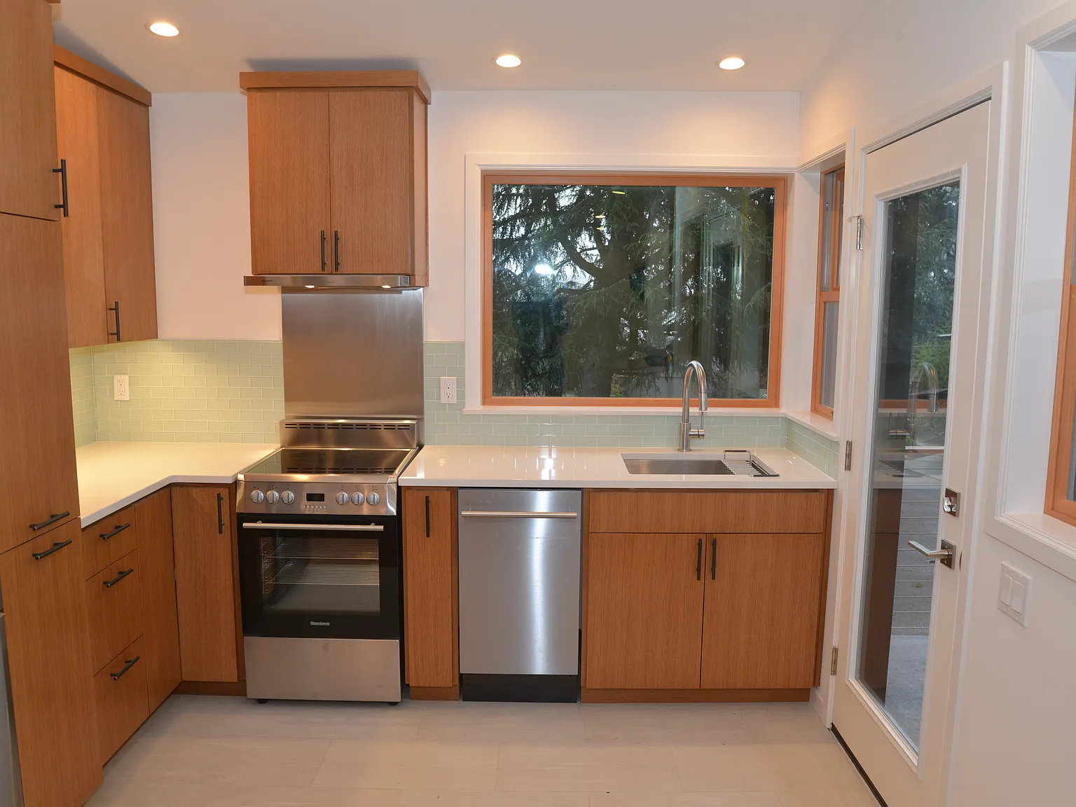 1 bed, 710 sqft, $2,650 — Photo 3