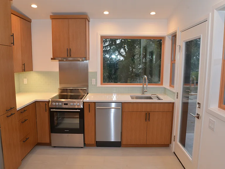 7401 91st Ave SE #B — Photo 3