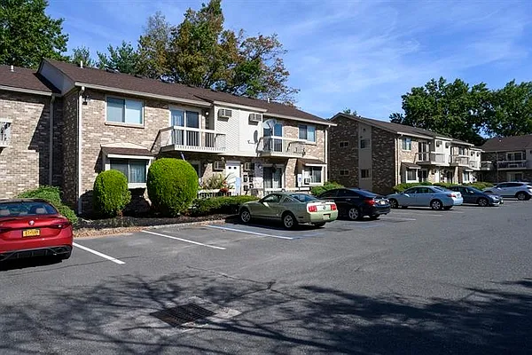 Ridgedale Gardens — Photo 11