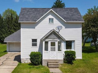 1642 Oak St, Almond, WI 54909