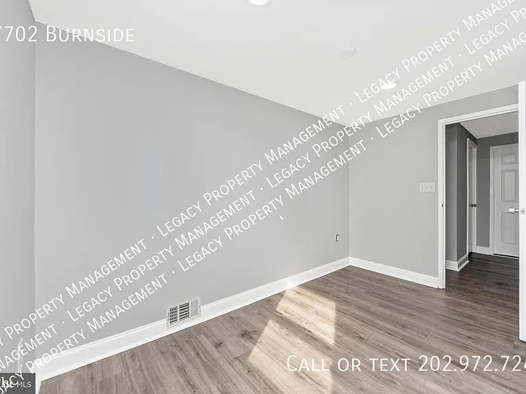 7702 Burnside Rd — Photo 10