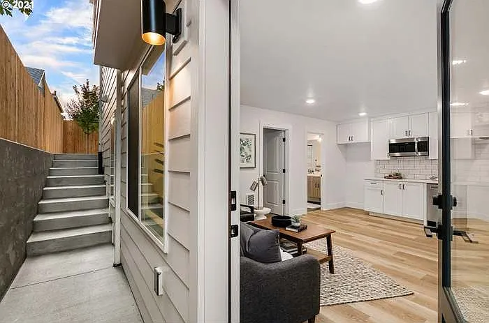 3545 SE Alder St #A — Photo 2