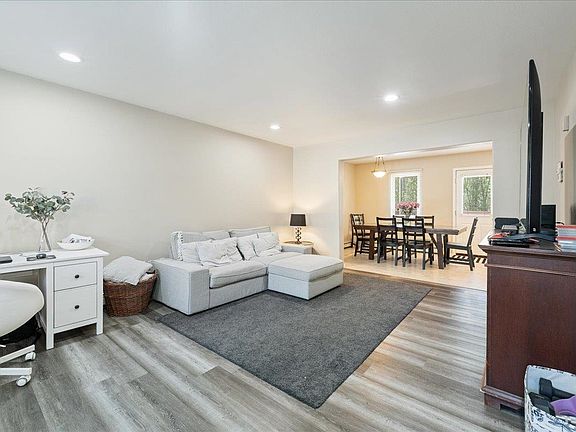 3rd image of 48 Trinidad Dr