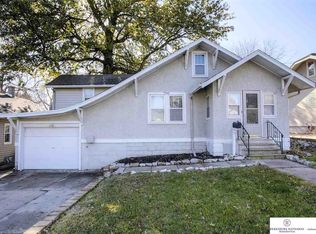 7769 Oakwood St, Ralston, NE 68127