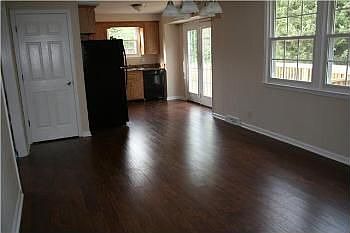 5th image of 1504 S Freestone Dr