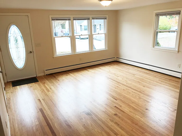 121 Airway Rd — Photo 3