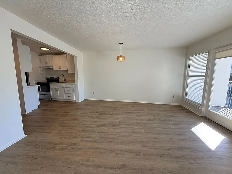 Crescent Apartments — Photo 49