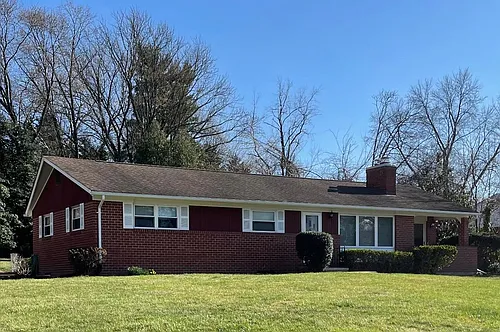 105 E Ring Factory Rd Photo 1