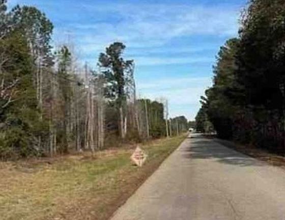 Exterior Neighborhood (street photo)