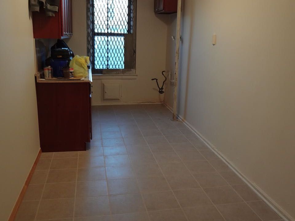 2nd image of 1320 Riverside Dr APT 5M
