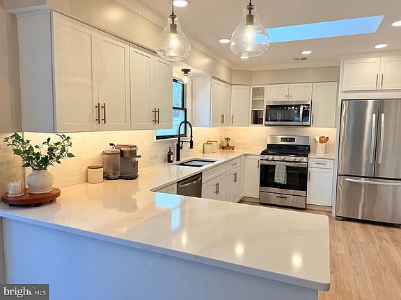 2nd image of 54 Manchester Rd