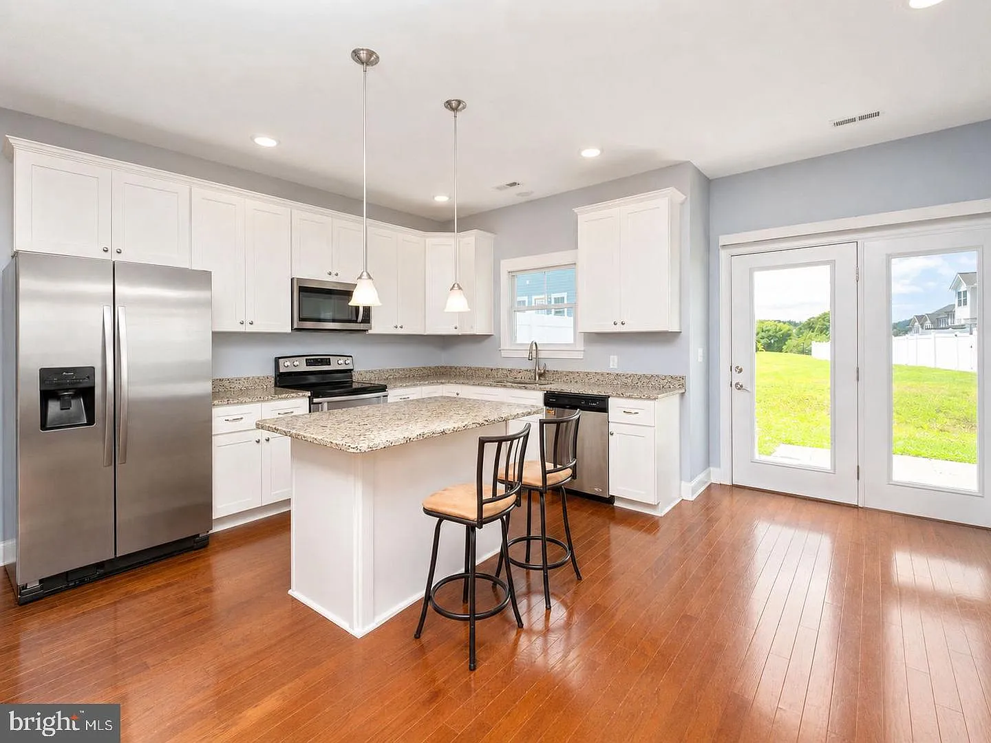 3 bed, 2.5 bath, 2076 sqft, $1,900 — Photo 4