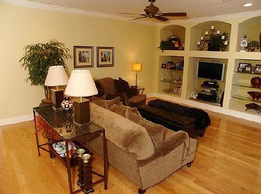 Den (Family Room)