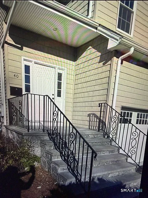 3 bed, 1.5 bath, 2704 sqft, $3,400 — Photo 3