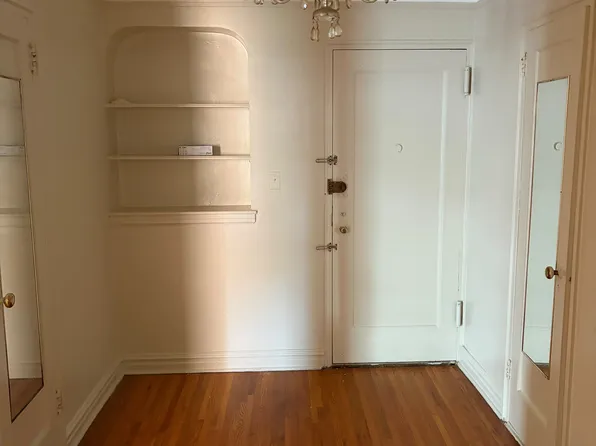 6141 Saunders St APT A56, Flushing, NY 11374