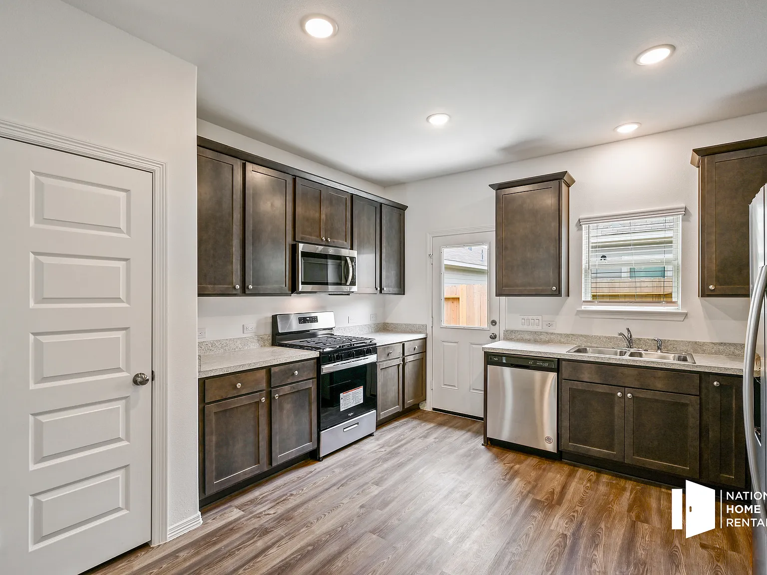 3 bed, 1349 sqft, $1,595 — Photo 4