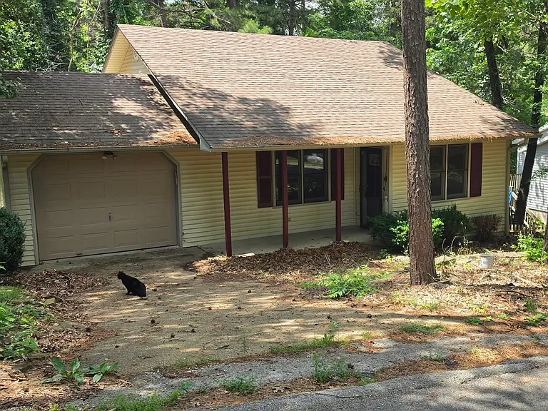 108 Jay Ln — Photo 1