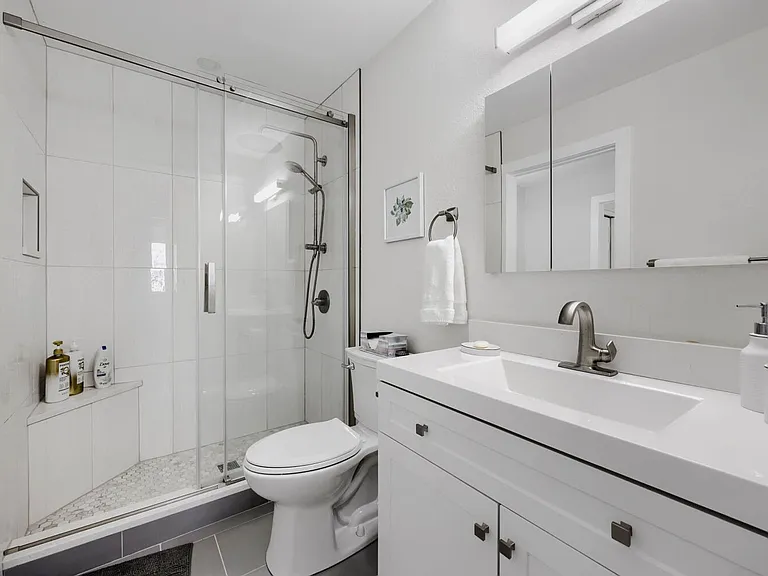 11909 Monroe Way — Photo 2