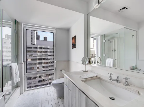 207 East 57th Street 20A image 16 of 17